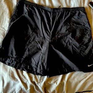Men’s Nike athletic shorts size extra large excellent condition